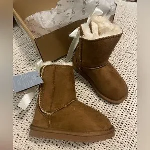 Apres by 2025 lamo toddler boots